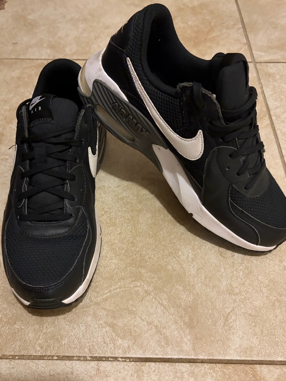 Nike Air Max Excee Black/White Women’s size 8